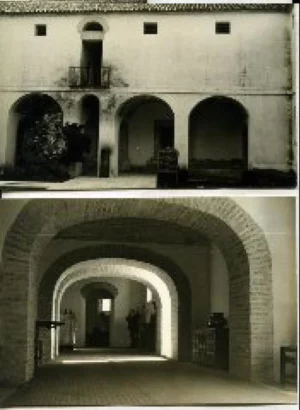 2 FOTOGRAFIAS AÑO 1963,7x 11 cm. sin fotografo, al dorso pone ALCAZABA DE CORDOBA (patio ) (pasillo)