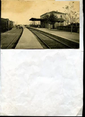 POSTAL BURRIANA-(Castellón) estacion del Norte, L.Roisin, mancha margen superior, escrita 1932, sin circular