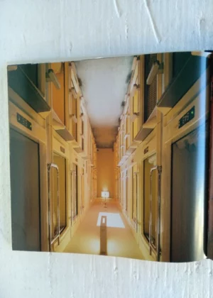 BAD NEWS, todo el libro son fotografías, buen estado