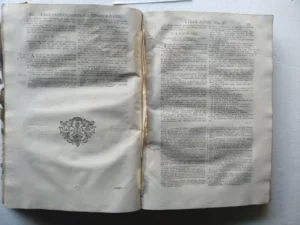 BIBLIA MUY ANTIGUA siglo XVIII incompleta falta portada y fecha tapas originales, las faltas relacionadas en la ficha de la foto