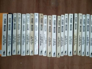 lote 21 novelas PERRY MASON nº Nº 2, 6, 7, 10, 11,20,21,30,32,33,34,36,37,38,39,40,41,44,46,47,48
