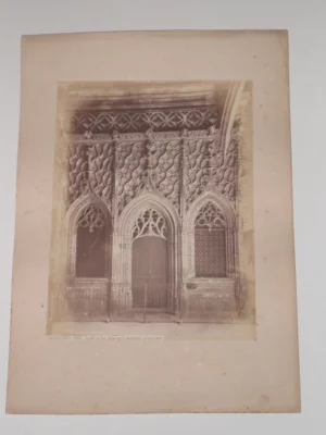 FOTOGRAFIA ORIGINAL BARCELONA CAPILLA DE SAN JORGE EN LA AUDIENCIA foto J.LAURENT MADRID PEGADA EN CARTÓN 36x 50 cm. ESTA EN BUEN ESTADO